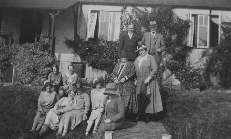 1920s Cunliffes picnicing at Knipe