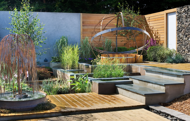 2006TattonParkSilverMedalforGSgardenwithhottub